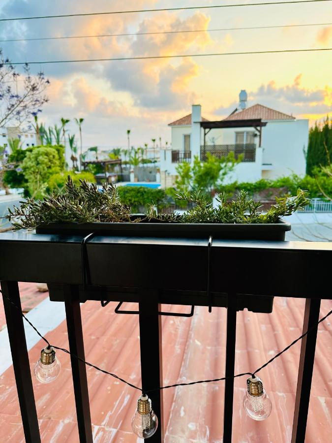 Arya Seaview Apartment In The Heart Of Coral Bay (Adults Only) Eksteriør billede