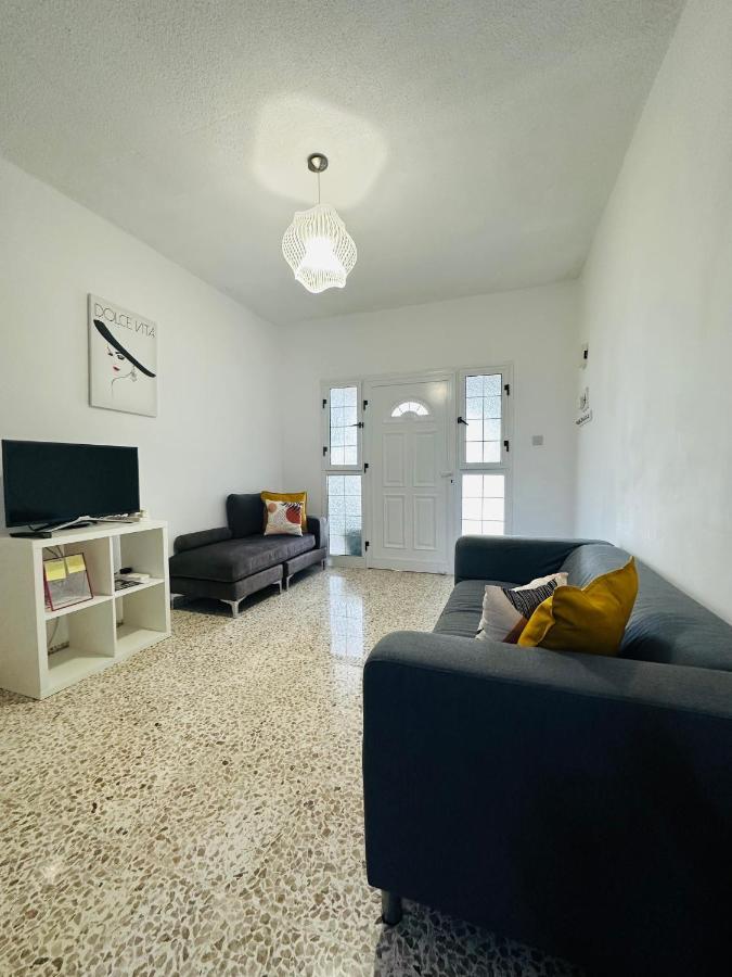 Arya Seaview Apartment In The Heart Of Coral Bay (Adults Only) Eksteriør billede